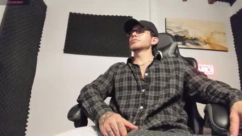 Lucian Sinclair online show from March 9, 3:33 am