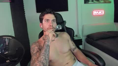 Lucian Sinclair online show from November 27, 1:20 am