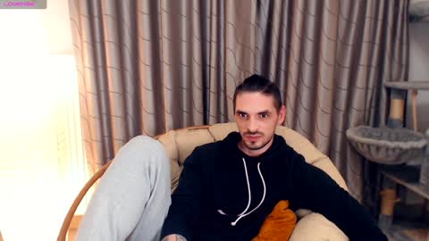 Snapshot of secret_sir chatting on December 16, 11:50 pm Dean Carter online show from December 16, 11:50 pm