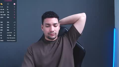 Snapshot of secretboy5000 chatting on October 17, 5:28 pm Jex online show from October 17, 5:28 pm