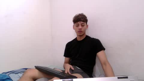 Angel online show from November 8, 6:00 pm