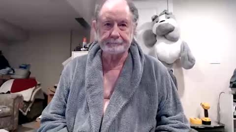 selkie2s online show from April 24, 6:43 pm