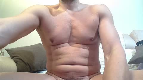 Snapshot of sex_machine_19 chatting on December 5, 11:27 am SEX MACHINE 19 online show from December 5, 11:27 am