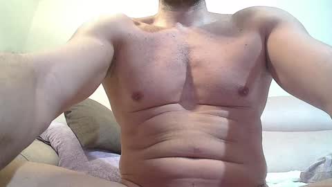 Snapshot of sex_machine_19 chatting on December 6, 12:05 pm SEX MACHINE 19 online show from December 6, 12:05 pm