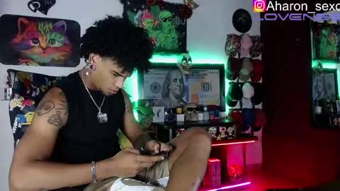 Snapshot of sexo_aharon chatting on October 20, 5:44 am Aharon ravelo online show from October 20, 5:44 am
