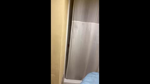 Smooth bi guy online show from May 22, 8:30 am