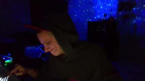 shades455 online show from March 30, 1:28 am