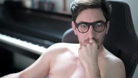 frenchy boy online show from December 16, 9:16 am