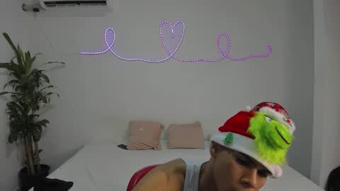 shark_boy21 online show from November 30, 12:35 am