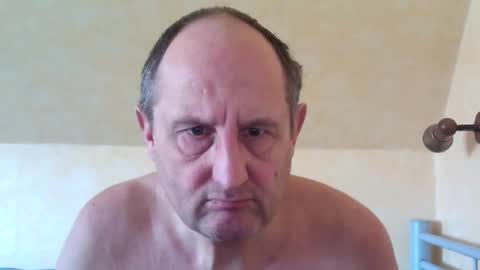 Snapshot of sharpshoder chatting on February 8, 1:01 pm Peter online show from February 8, 1:01 pm