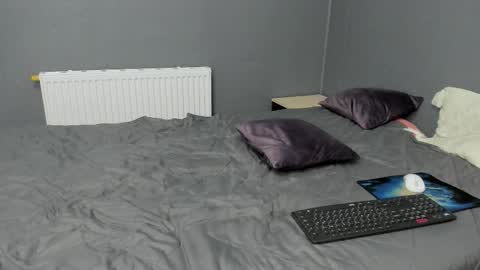 Max online show from November 15, 8:00 pm