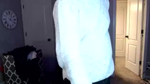 shimmyloe online show from December 16, 9:05 am