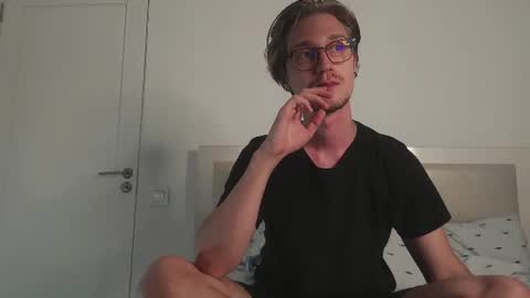 Matthew online show from August 4, 4:44 pm