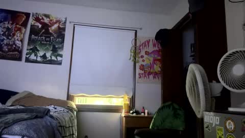 Snapshot of shortking69x chatting on October 5, 10:03 pm shortking69x online show from October 5, 10:03 pm