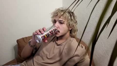 your shy boy online show from February 15, 4:15 pm