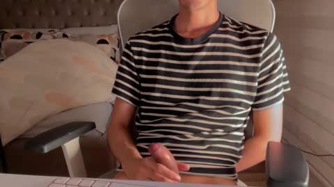 shydude666 online show from September 28, 1:47 am