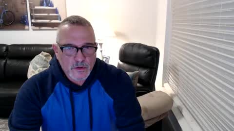 Snapshot of silveroli187 chatting on February 5, 4:37 pm silveroli187 online show from February 5, 4:37 pm