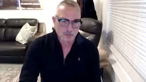 Snapshot of silveroli187 chatting on October 16, 4:26 pm silveroli187 online show from October 16, 4:26 pm