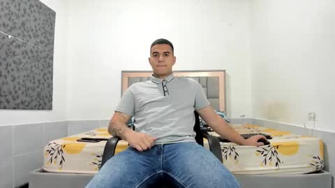 SIMON KELER online show from February 2, 1:19 pm