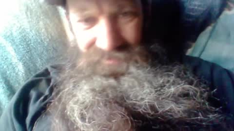 sitonmybeardxxx online show from May 26, 11:34 pm
