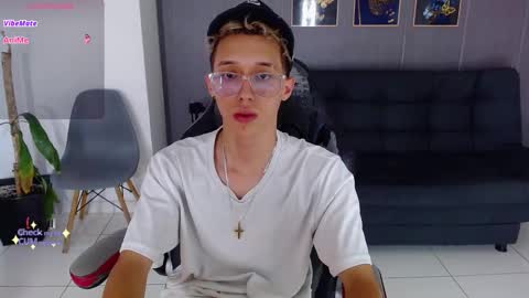 skinny_bigcock20 online show from November 29, 9:17 pm