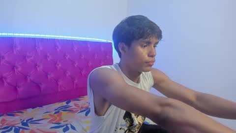 sam online show from May 1, 2:37 am