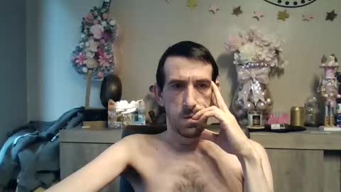 SkinnyBigCock2 online show from November 20, 8:35 am