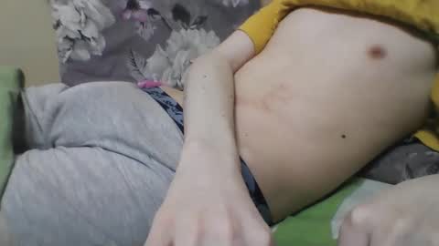 skinnycuteb0y online show from January 11, 5:52 am