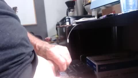 sliderguy699 online show from October 4, 12:54 pm