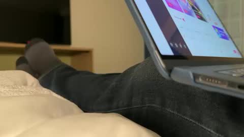 slimguy03 online show from October 16, 2:30 am