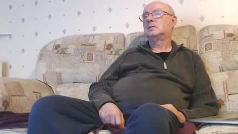 Steve online show from December 17, 9:16 pm