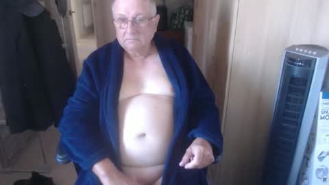 Snapshot of smoothmutton chatting on October 5, 8:51 am smoothmutton online show from October 5, 8:51 am