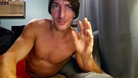 Snackyyyy online show from February 8, 2:50 am