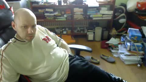 Tom online show from February 23, 2:43 pm