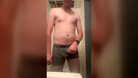 Southernblueyes online show from April 7, 7:14 pm