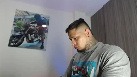 Snapshot of soy_apolo chatting on October 15, 5:42 pm soy_apolo online show from October 15, 5:42 pm