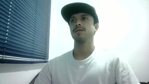 sperm_donor94 online show from December 12, 6:21 pm