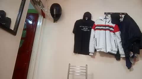 Snapshot of sradicto chatting on October 14, 5:31 pm Flacofitxx online show from October 14, 5:31 pm