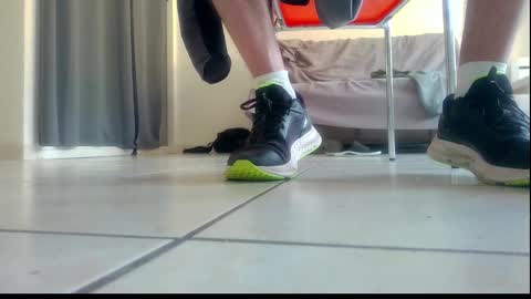 ssenzo online show from October 26, 12:40 pm