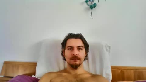 Snapshot of stefanikis chatting on December 20, 9:32 am Stefanos online show from December 20, 9:32 am