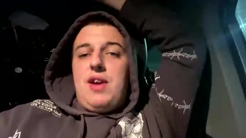 Honestly Im a slut I have a high sex drive and I love talking to people off this platform  online show from February 18, 2:38 am