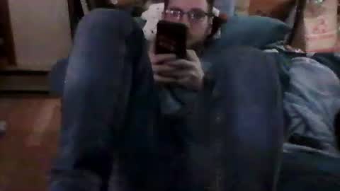 Ian23602 online show from December 12, 1:21 am