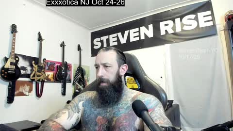 Snapshot of stevenrisenyc chatting on October 18, 1:54 am StevenRiseNYC online show from October 18, 1:54 am