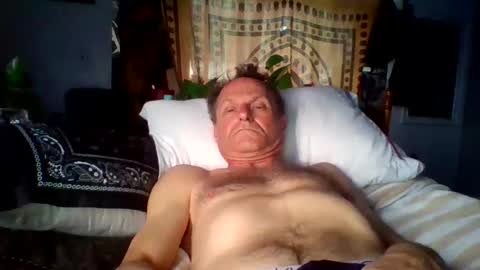 steviehard7 online show from February 12, 3:27 pm