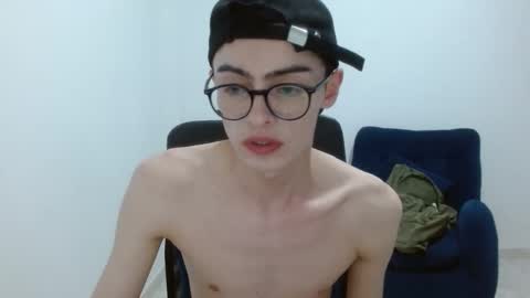 stiv_grant online show from April 9, 1:14 am