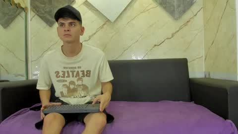 friends online show from March 2, 5:08 am