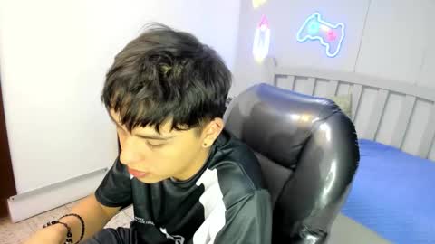 Stiwen online show from November 21, 4:17 pm