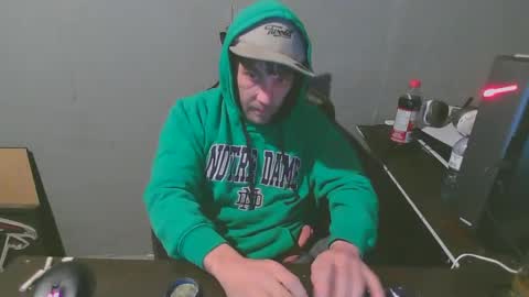 Snapshot of stonedpanda77 chatting on December 18, 5:15 am stonedpanda77 online show from December 18, 5:15 am