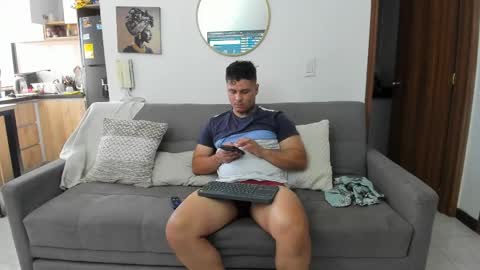 straight__friends online show from May 24, 2:12 pm