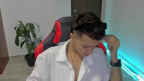 straight_boys_hornys online show from January 10, 12:38 am